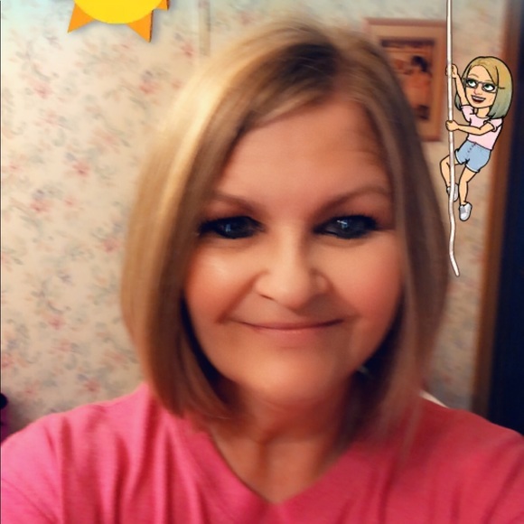 Meet your Posher, Dianne - Picture 1 of 3